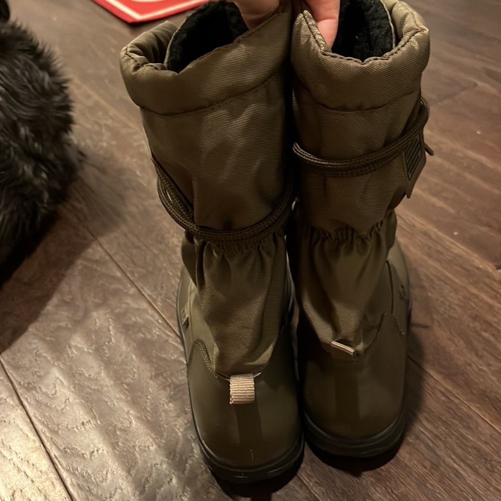 Coach Boots - Picture 4 of 7